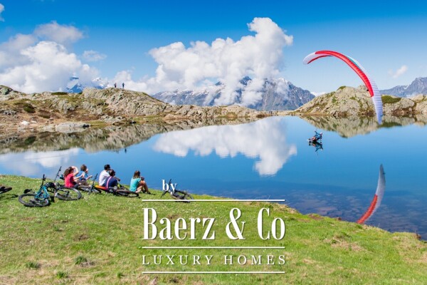 photo 6 Spacious two bedroom apartment + mountain corner - Generous spaces