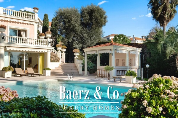 photo 12 Magnificent property close to the sea in Cap D'Antibes.