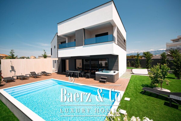 photo 22 Pag, Novalja, two luxurious modern villas with swimming pools