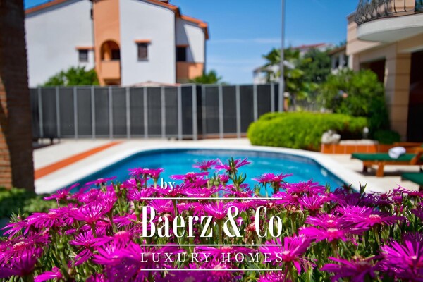 photo 3 Poreč, exclusive villa with 430 m2, attractive location