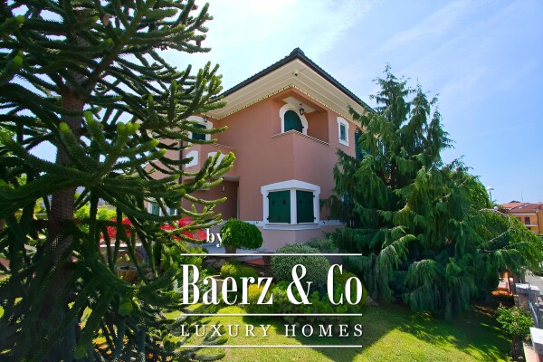 photo 20 Poreč, exclusive villa with 430 m2, attractive location