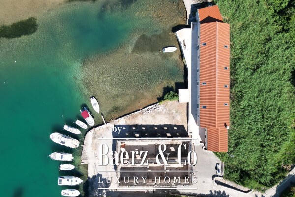 photo 11 Dubrovnik - surroundings, two stone buildings, first row to the sea