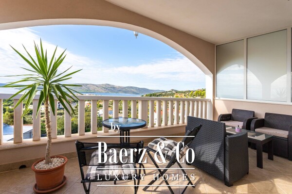 photo 1 Surroundings of Trogir - apartment house with building plot