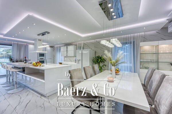 photo 8 Rovinj, an impressive family villa with a pool located in a quiet location