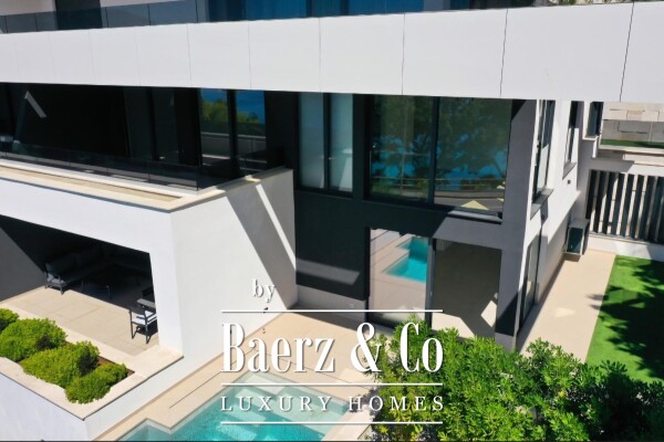 photo 1 OPATIJA, LUXURIOUS APARTMENT WITH GARDEN, SWIMMING POOL AND SEA VIEW IN TOP NEW BUILDING