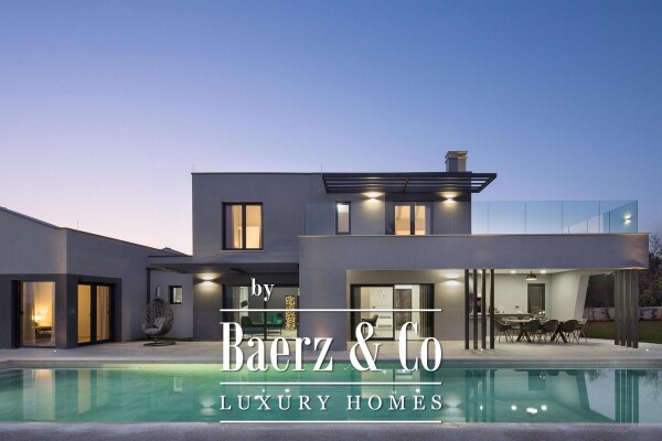 photo 1 Istria, Vodnjan, beautiful NKP villa 250 m2 on a large garden with a pool of 78 m2