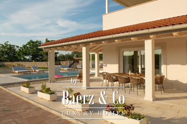 photo 1 Barban, unique detached passive house NKP 320 M2 on a large gardend