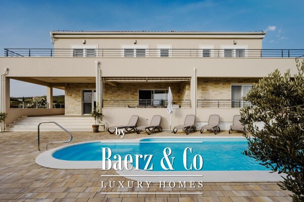 photo 1 Sukošan, Debeljak, beautiful villa with swimming pool in a quiet location