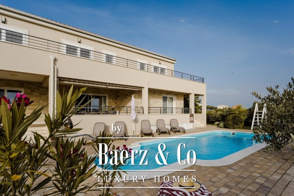 photo 2 Sukošan, Debeljak, beautiful villa with swimming pool in a quiet location