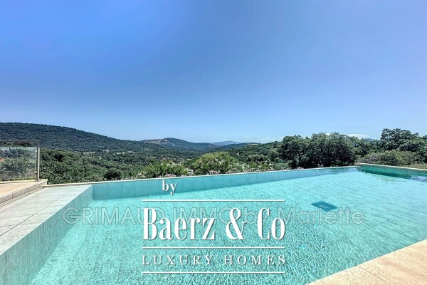 photo 1 Charming Property with Panoramic View of Grimaud Castle – La