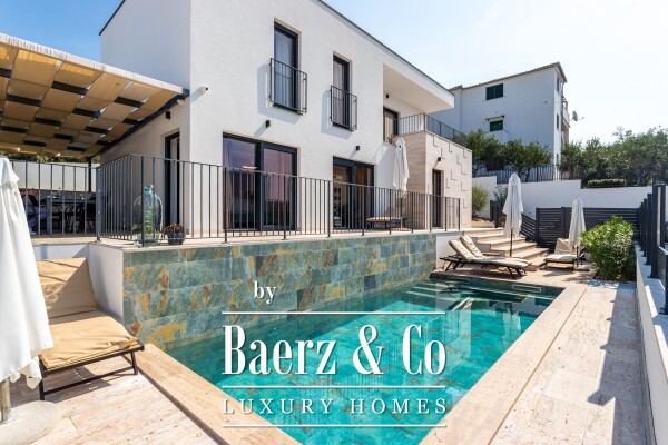 photo 1 Sevid, NEW BUILD, modern villa with a pool