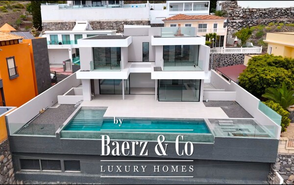 photo 23 Exclusive Contemporary Villa with Breathtaking Views