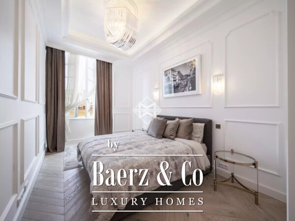 photo 10 Magnificent apartments of 230 square meters in a beautiful Niçois building on the Cours Saleya.