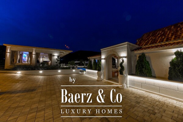 photo 22 Seget Donji, exceptional property with two buildings, swimming pool, jucuzzi and garden