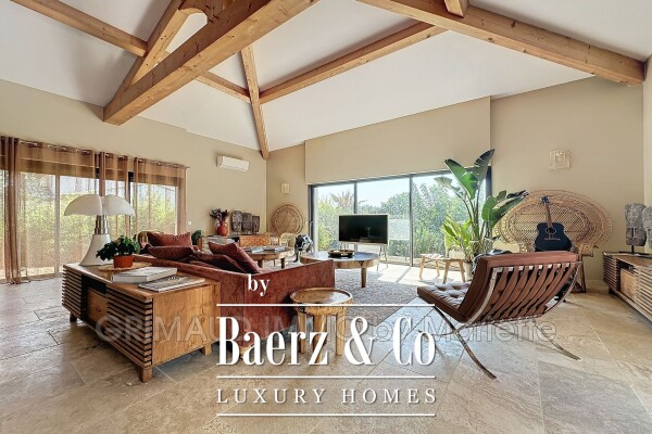 photo 10 beautiful renovated villa with swimming pool and 6 bedrooms