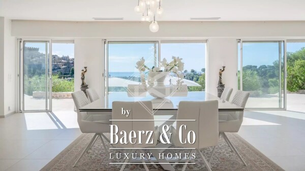 photo 4 Large property with Castle and sea views