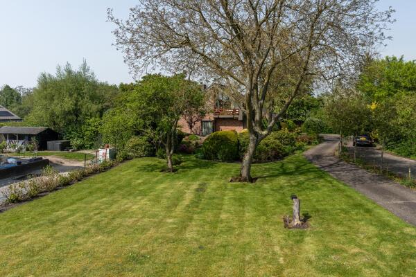 photo 4 Oud-Loosdrechtsedijk 114 b