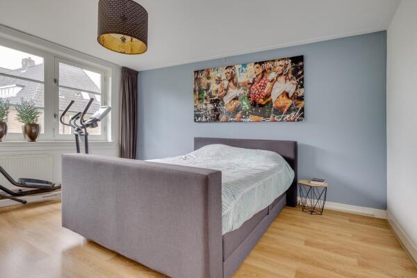 photo 24 Dr. P.J.H. Cuypersplein 45