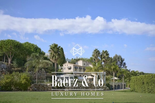 photo 14 Private estate located on the hills of Cannes, in the exclusive Super Cannes neighborhood