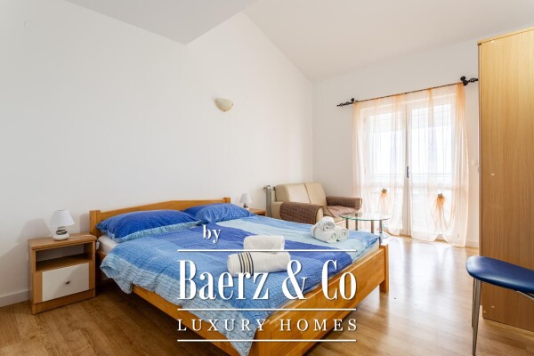 photo 3 Primošten, Beautiful villa with a large swimming pool