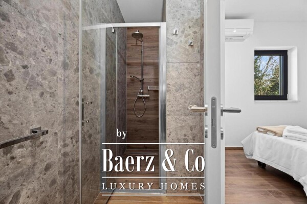 photo 33 Istria, Banjole, semi-detached villa first row to the sea 244 m2 with a view of the Marina