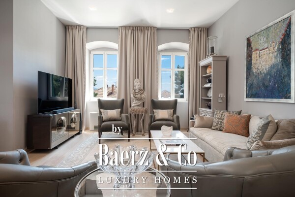 photo 1 Split, luxurious three-bedroom apartment - shared pool and garage