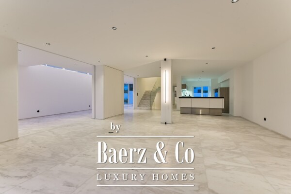 photo 14 Fully Renovated 4-Bedroom Villa by the Beach | Bafureira | Quiet Residential Area