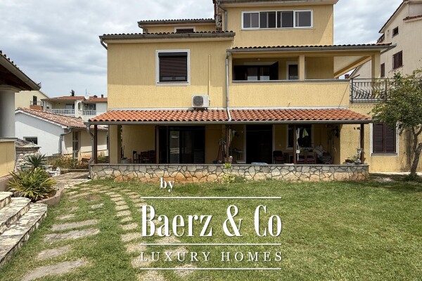 photo 7 Pula, Veli Vrh - spacious house with five residential units,22m2 swimming pool,garage-quiet location