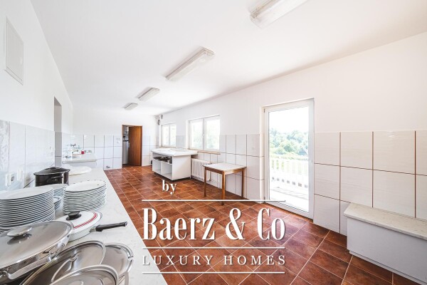 photo 7 Appartment and office building, Igrišće