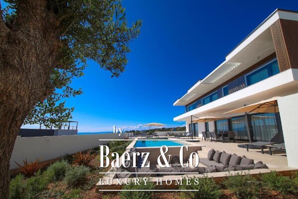 photo 4 Pag – Jakišnica -Luxury villa with heated pool, 4 en-suite bedrooms and wellness – 90 m from the sea