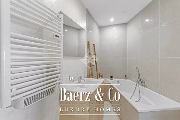 photo 17 Exceptional Villa in a Natural Setting Between Vineyards and Forest, Just 10 Minutes from the Beaches