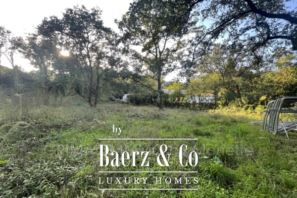 photo 2 Grimaud, France