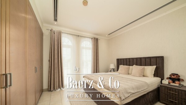 photo 11 4-Bedroom Legacy Villa for Sale in Jumeirah Park