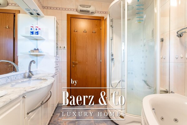 photo 14 Podstrana, luxurious apartment with panoramic sea view, first row to the see