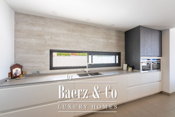 photo 13 Contemporary Villa in El Madroñal Costa Adeje