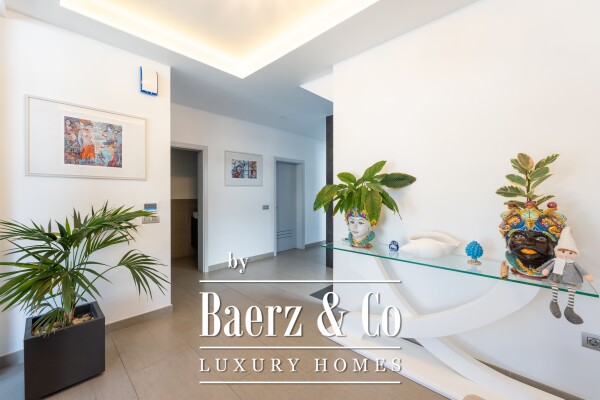 photo 17 Contemporary Villa in El Madroñal Costa Adeje