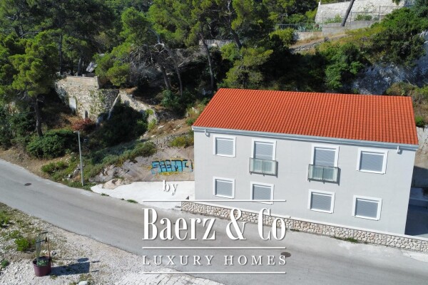 photo 6 Brač, Selca, house with four apartments first row to the sea