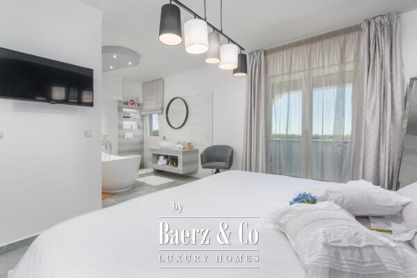 photo 10 Istria, surroundings of St. Lovrec, house with 6 bedrooms 380m2 with swimming pool, gym and sauna