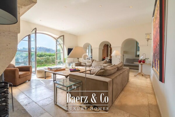 photo 7 Lovely stone bastide with panoramic view on the village