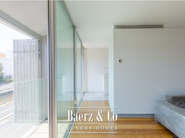 photo 7 One Bedroom apartments plus 1 on Av. July 24 in a building with signature of Arq. Aires Mateus