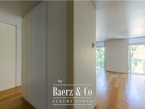 photo 28 One Bedroom apartments plus 1 on Av. July 24 in a building with signature of Arq. Aires Mateus