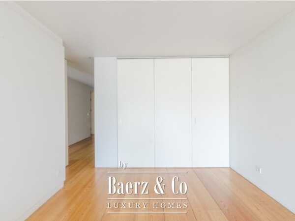 photo 33 One Bedroom apartments plus 1 on Av. July 24 in a building with signature of Arq. Aires Mateus