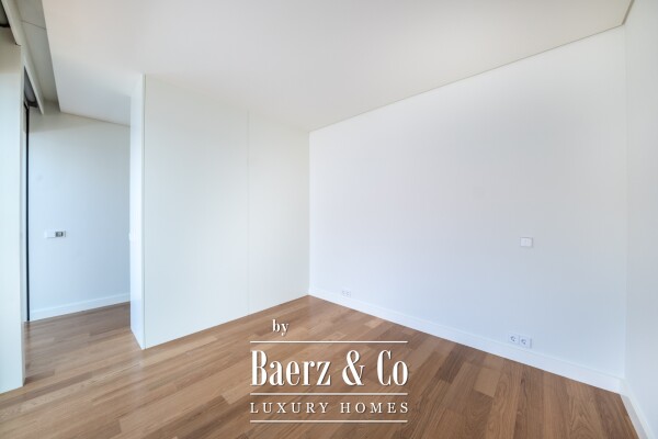 photo 19 4 bedroom villa with garden and parking in Alcântara, Lisbon