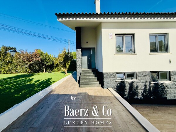 photo 10 4 bedroom house with heated swiming pool garden and garage in Sintra