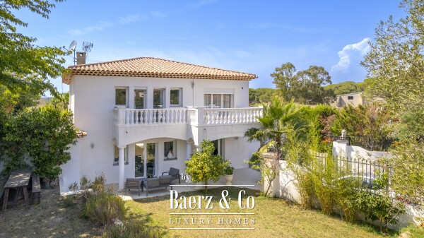 photo 10 Fréjus – Stunning 172 m² Villa for Sale 4 Bedrooms | Pool & Jacuzzi | Secure Private Estate