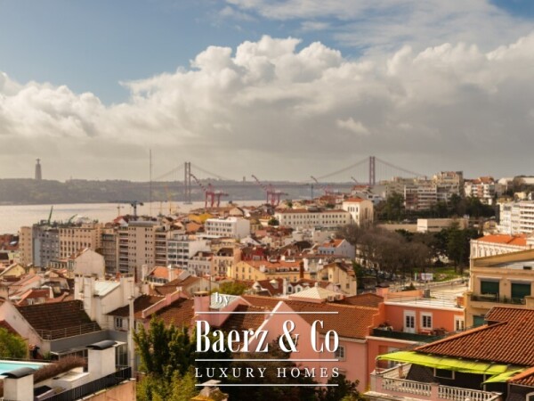 photo 3 Discover this exceptional two-bedroom apartment in Príncipe Real, offering truly breathtaking views.