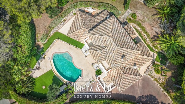 photo 1 For Sale : 6-bedroom villa with infinity pool - Secure private estate - Saint-Raphaël, near golf courses, sea view