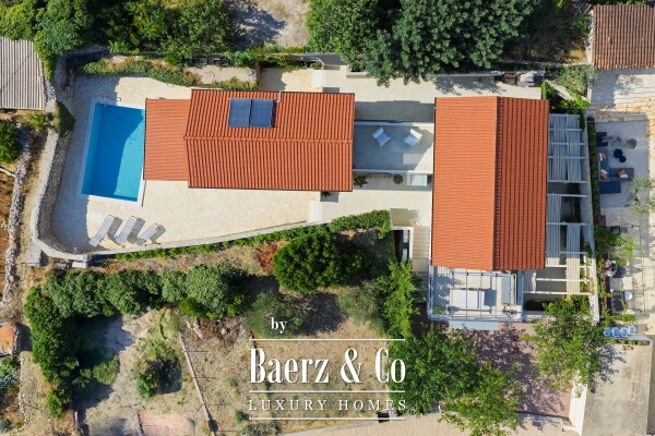 photo 2 Hvar, Vrboska, beautiful stone villa near the sea