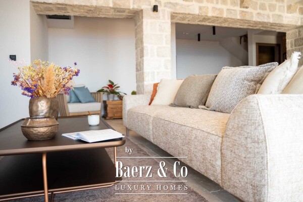 photo 9 Luxurious Villa in Budva Municipality with a Panoramic Sea View