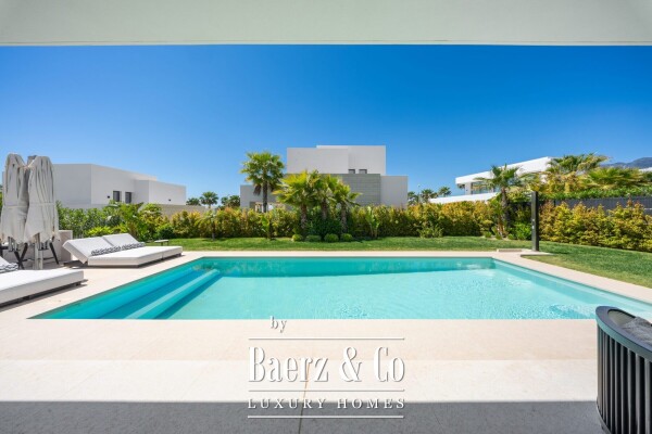 photo 4 Villa - Marbella East - Ref: 8716